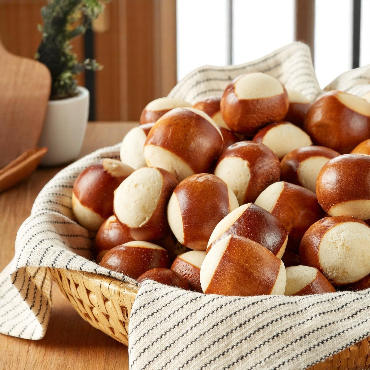 Pretzilla Soft Pretzel Bites – Vegan (4 Packs of 2 lb Bags)