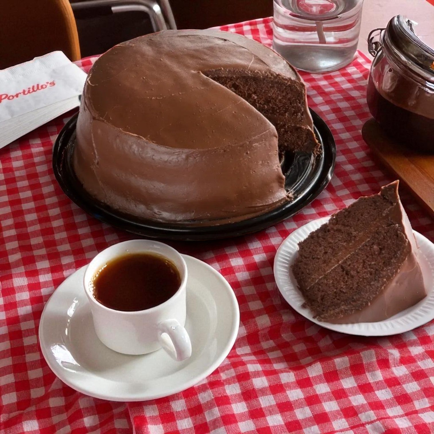 Portillo’s Famous Chocolate Cake – Two-Layer Delight (2 lbs of Frosting, 8–12 Slices) Frozen
